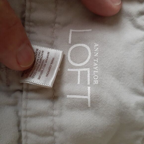 Ann Taylor Loft Shorts 12 L  beige chino summer classic shorts hiking walking - Picture 4 of 4